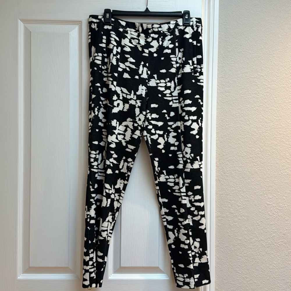 Chloe Black and White Patterned Pants